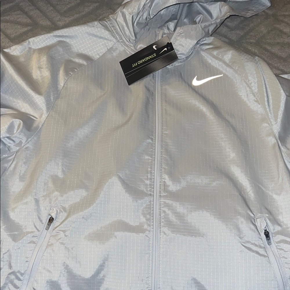 Nike Metallic Silver Hooded Windbreaker in Size Small